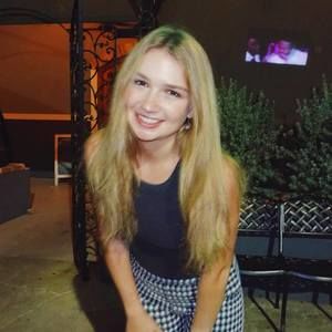 Meet your Posher, Anna pryce